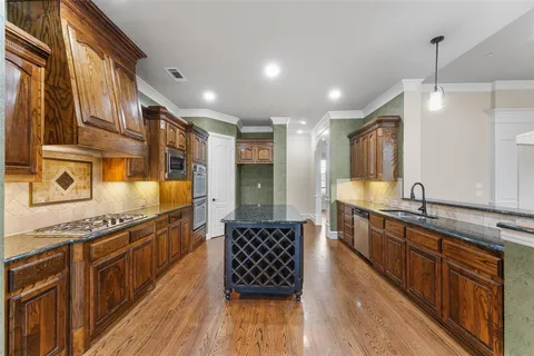 $889,900 | 415 Stoney Creek Boulevard, Sunnyvale, TX 75182