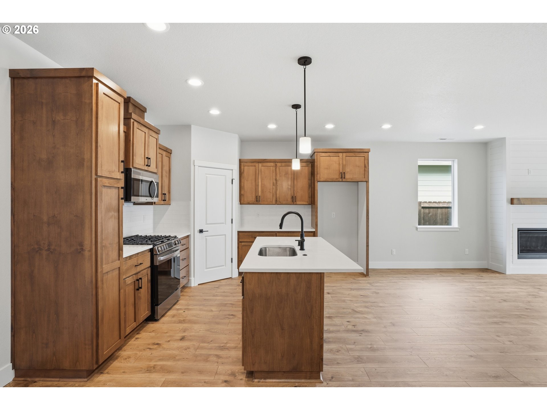 627 Southeast 34th Street Battle Ground, WA 98604 - Photo 5 of 17 Kitchen/Nook