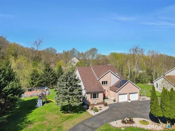 $549,900 | 121 Bartholomew Road, Middletown, CT 06457