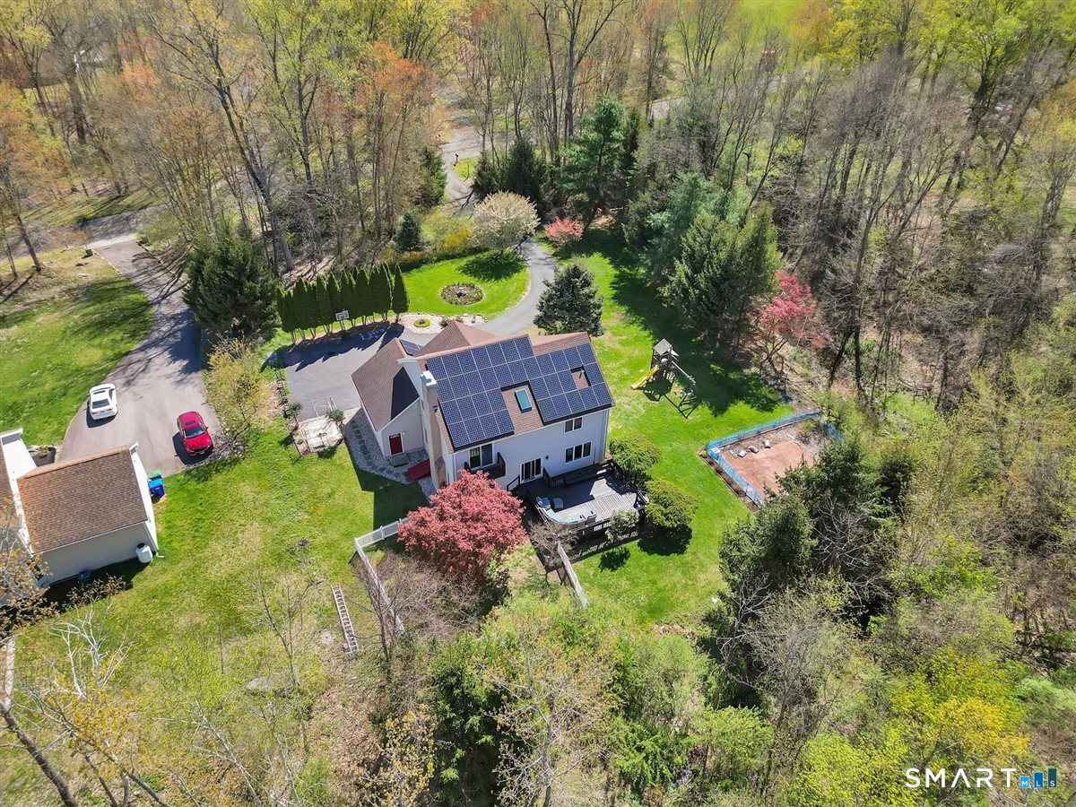 121 Bartholomew Road Middletown, CT 06457 - Photo 3 of 26