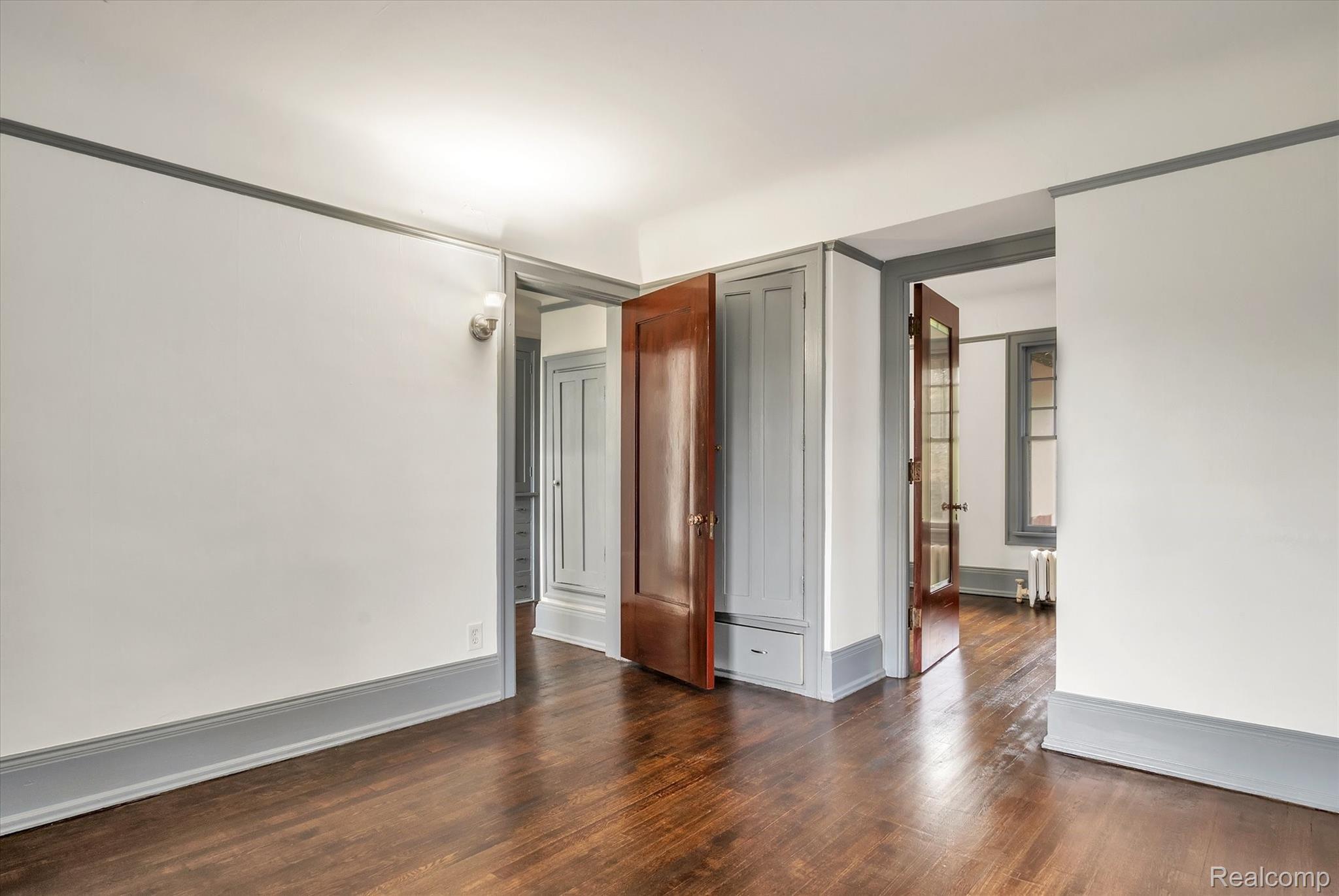 703 Edison Street Detroit, MI 48202 - Photo 32 of 47 28-703-Edison-Windowstill-Real-Estate-Photography-28.jpg