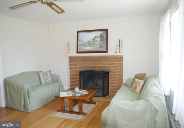 2603 Harris Avenue Silver Spring, MD 20902 - Photo 2 of 7 Living Room