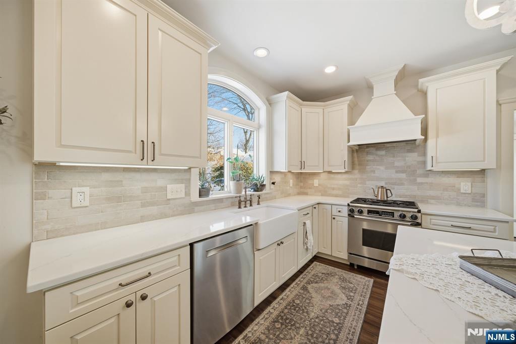 238 Rutgers Place Nutley, NJ 07110 - Photo 19 of 50