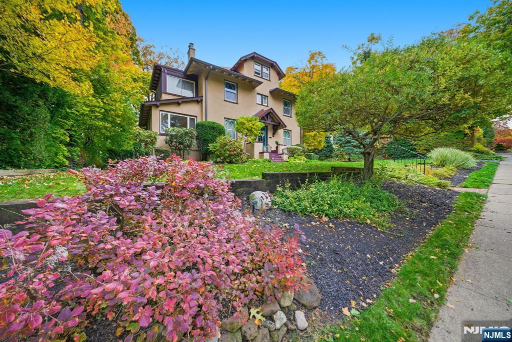 238 Rutgers Place Nutley, NJ 07110 - Photo 4 of 50