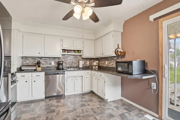$220,000 | 28467 Florence Street, Garden City, MI 48135