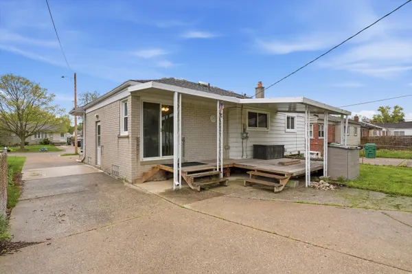 $220,000 | 28467 Florence Street, Garden City, MI 48135