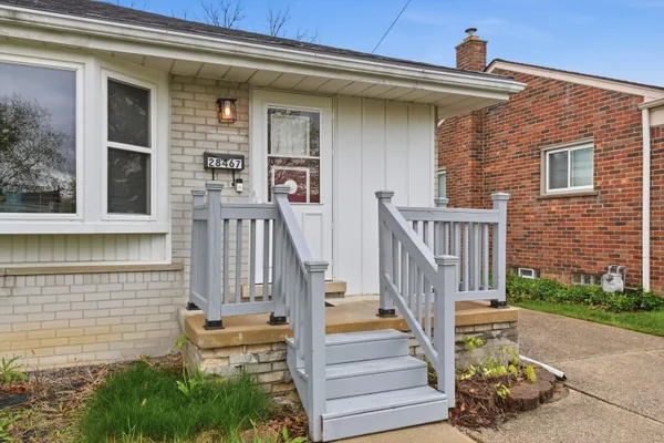 $220,000 | 28467 Florence Street, Garden City, MI 48135