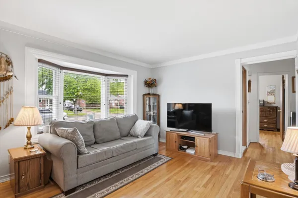 $220,000 | 28467 Florence Street, Garden City, MI 48135
