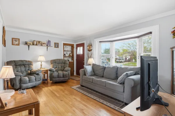 $220,000 | 28467 Florence Street, Garden City, MI 48135