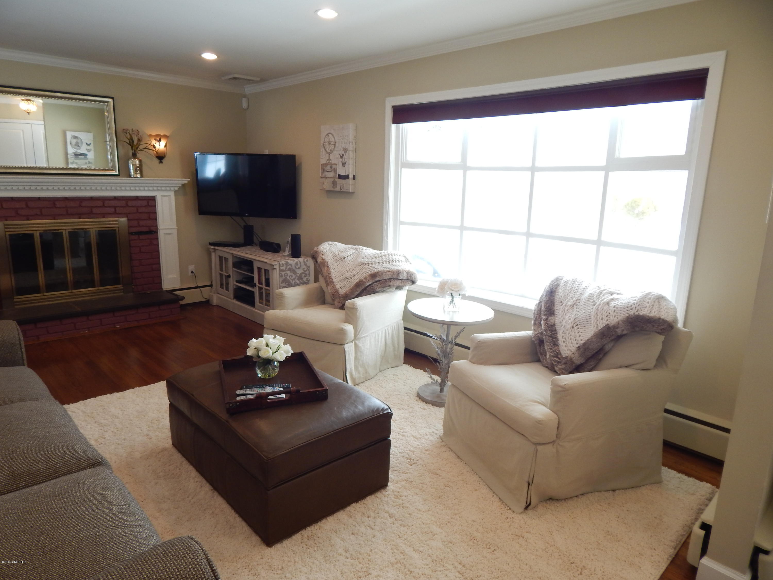 6 Deep Gorge Road Greenwich, CT 06831 - Photo 5 of 26 DSCN2614.JPG
