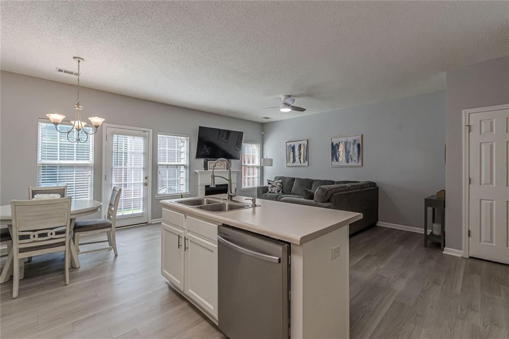 7640 Rutgers Circle Fairburn, GA 30213 - Photo 11 of 46