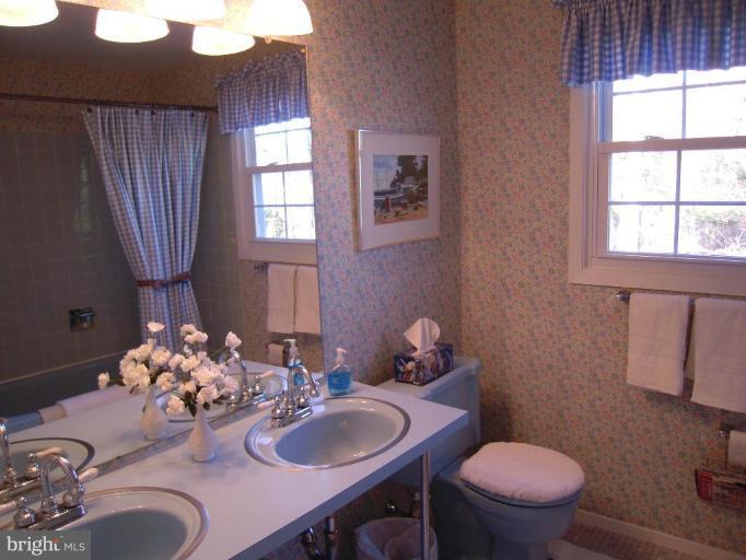 12615 Cedarbrook Lane Laurel, MD 20708 - Photo 22 of 24 Double sinks