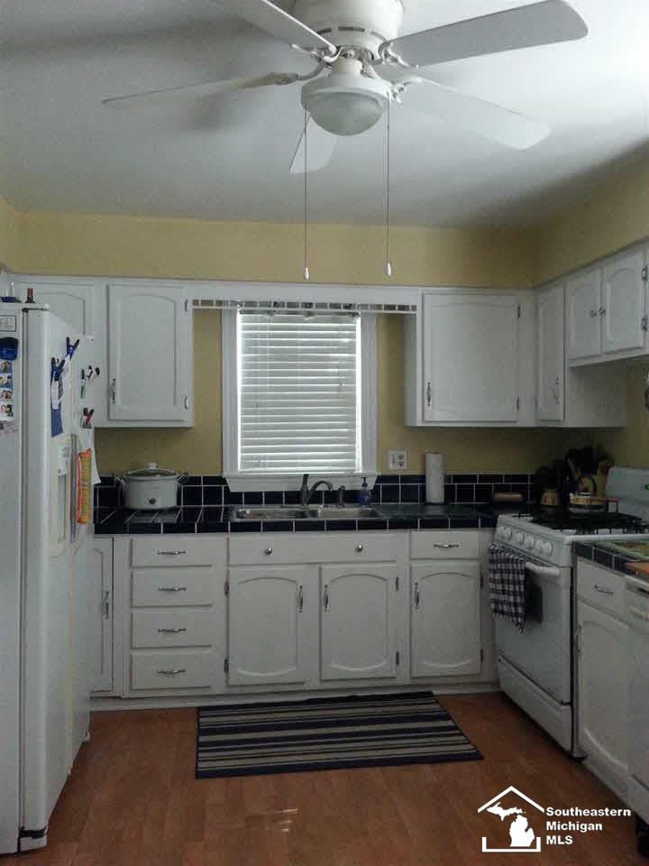 13497 West Albain Road Petersburg, MI 49270 - Photo 18 of 39 21176497-17.JPG
