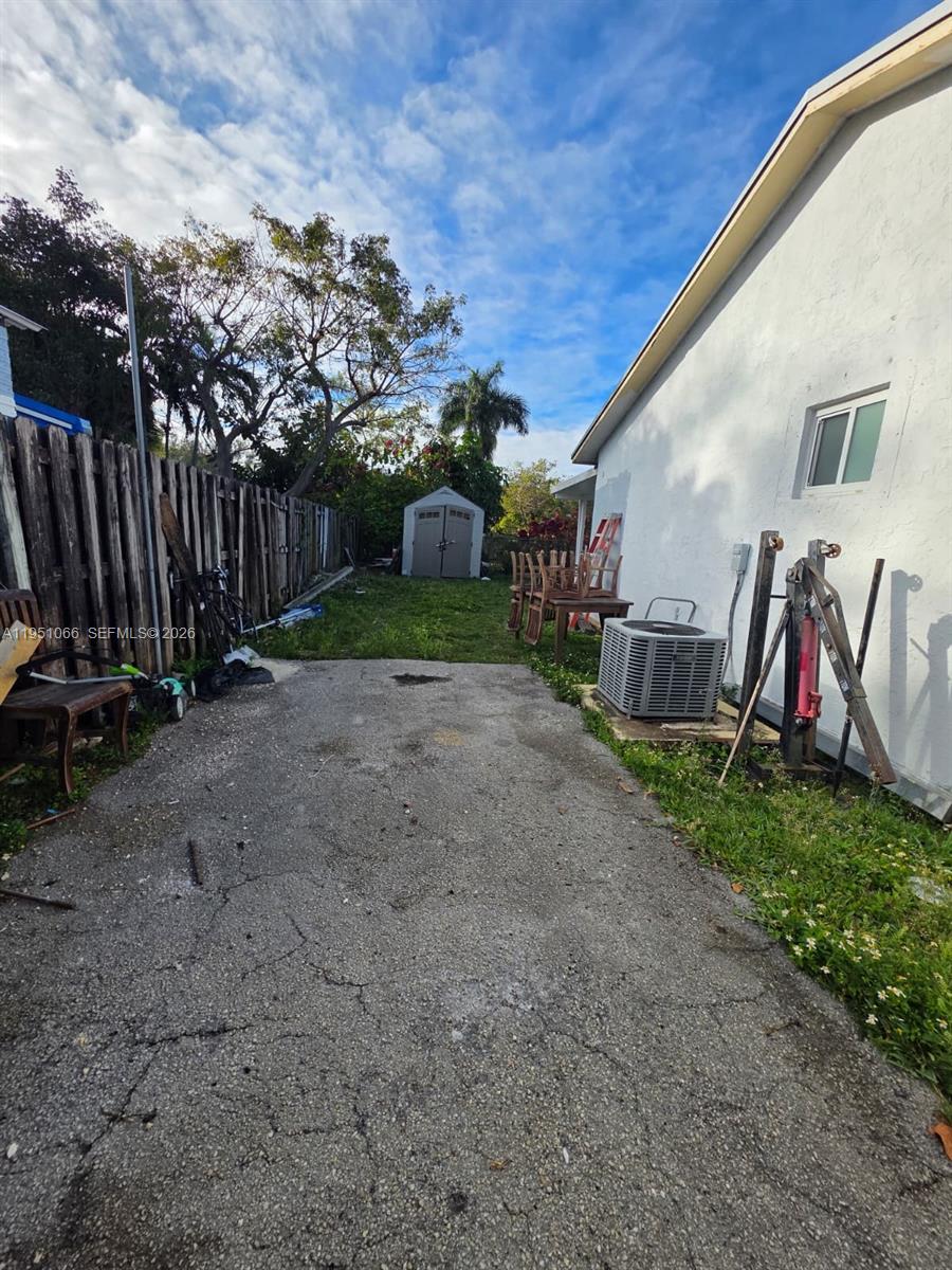 13370 Southwest 261st Terrace Homestead, FL 33032 - Photo 33 of 35 a view of a backyard