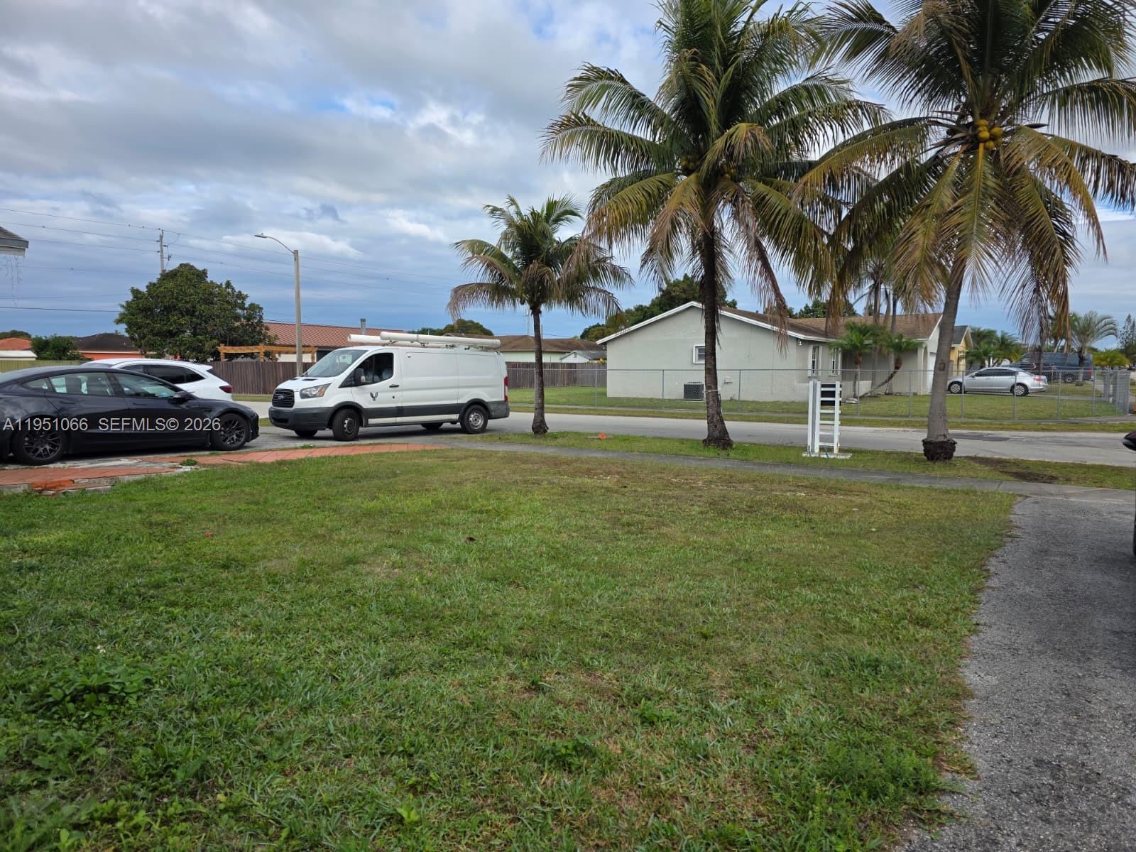 13370 Southwest 261st Terrace Homestead, FL 33032 - Photo 4 of 35