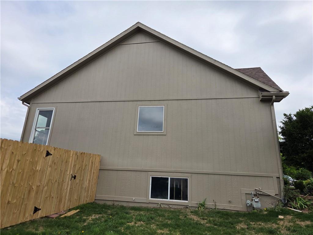 7024 Constance Street Shawnee, KS 66216 - Photo 11 of 51