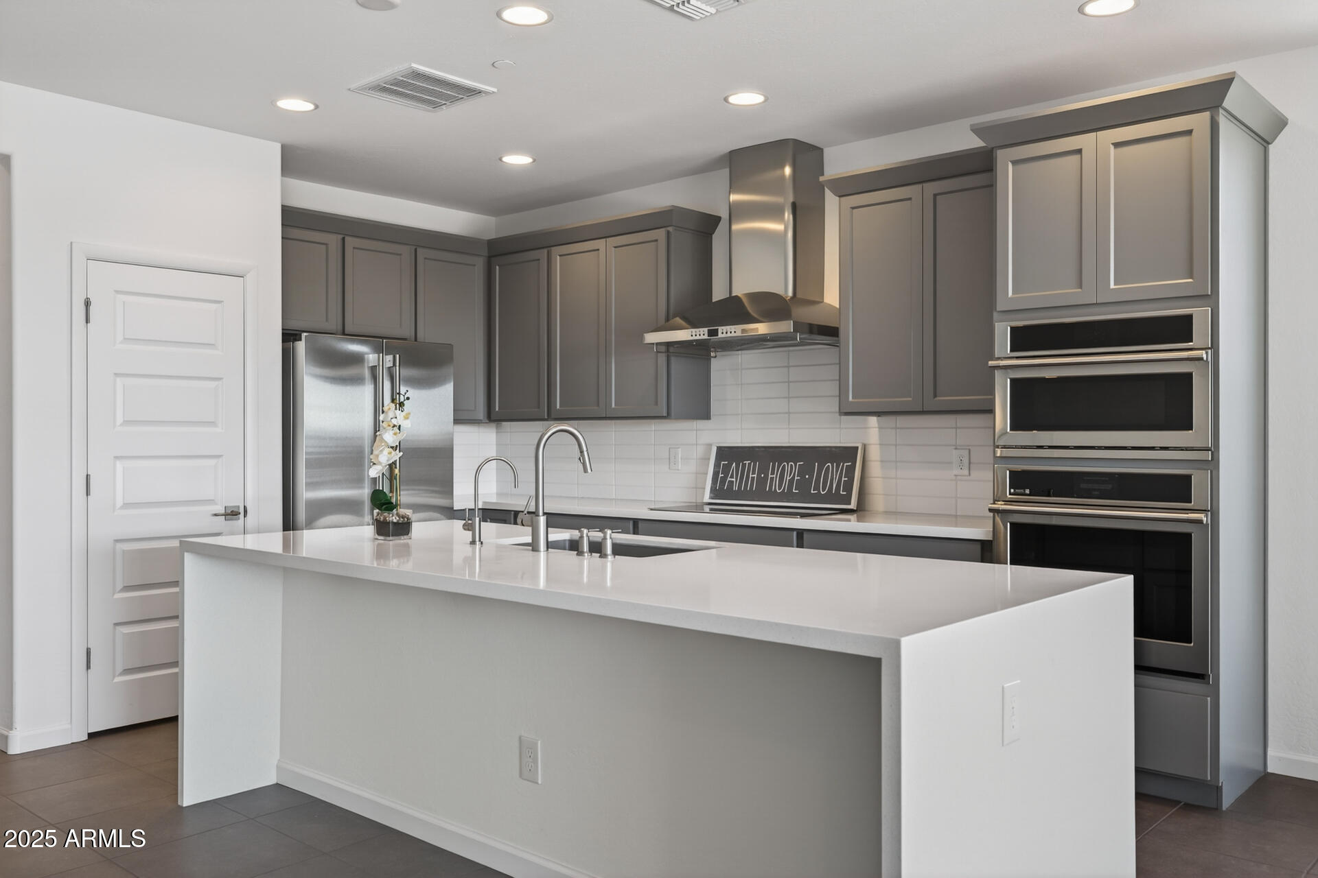 18235 East Coronado Cave Court Rio Verde, AZ 85263 - Photo 5 of 13 8)KITCHEN