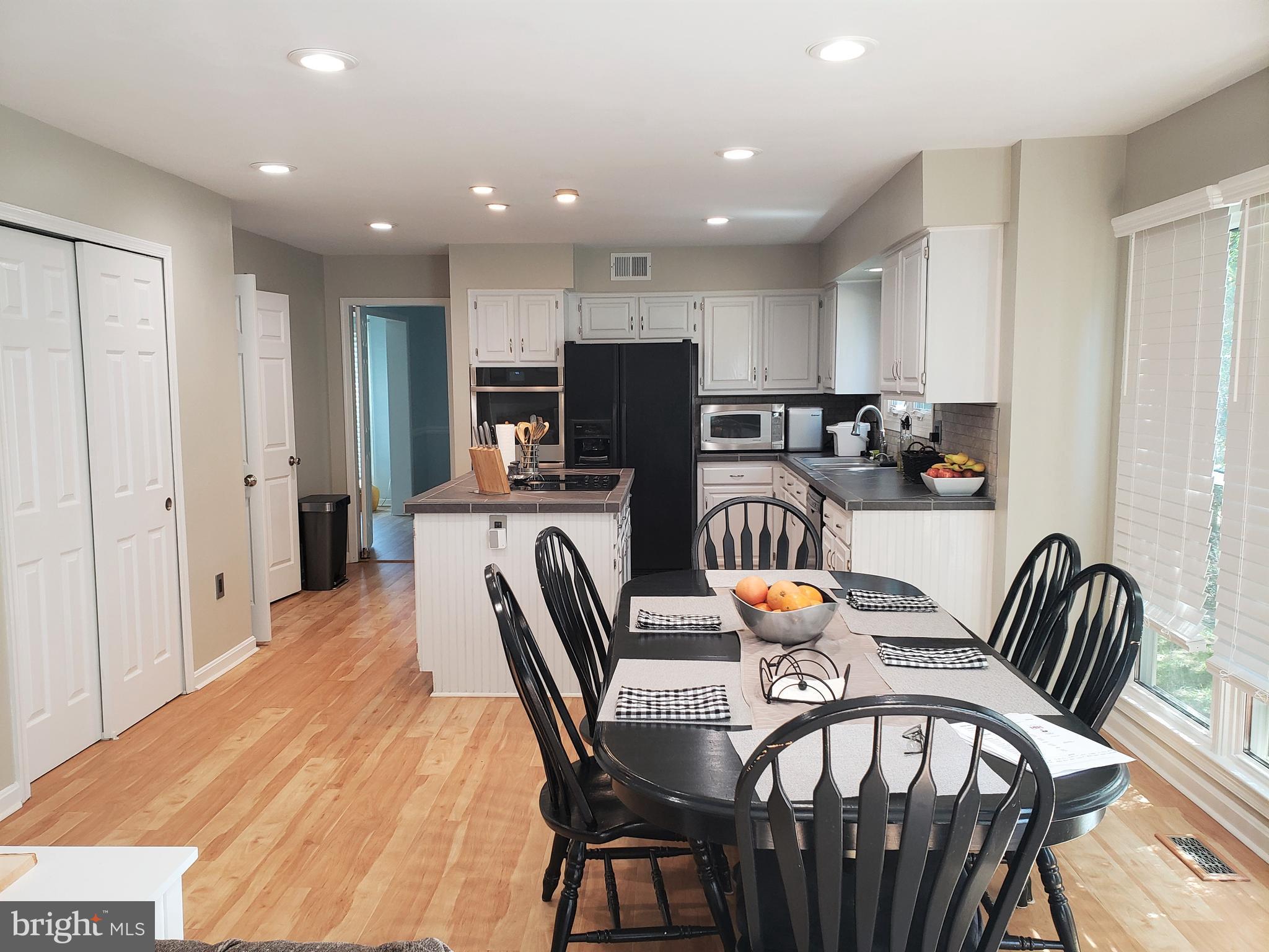 8010 Rocky Run Road Gainesville, VA 20155 - Photo 4 of 13 New double oven, lots of light & so much more.