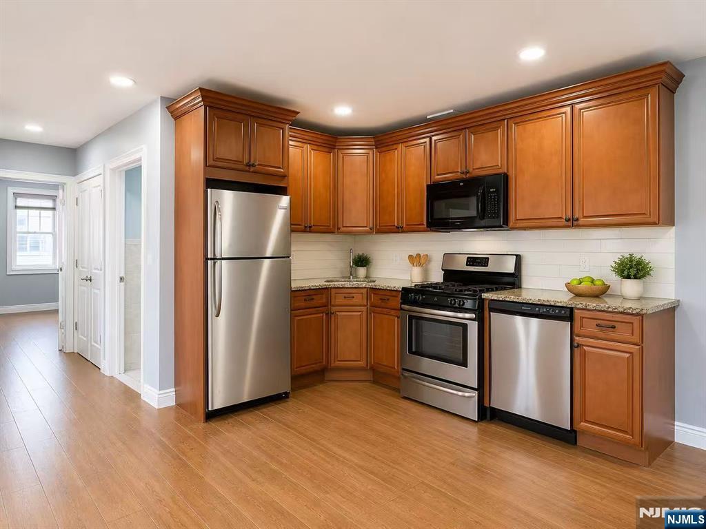 41 Mercer Street Wallington, NJ 07057 - Photo 3 of 13