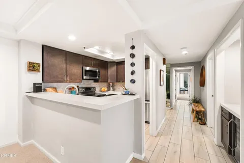 $899,000 | 880 West 1st Street, Unit 302, Los Angeles, CA 90012