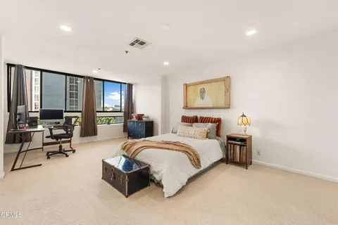 $899,000 | 880 West 1st Street, Unit 302, Los Angeles, CA 90012