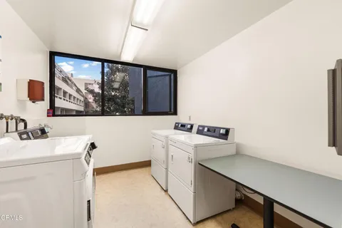 $899,000 | 880 West 1st Street, Unit 302, Los Angeles, CA 90012
