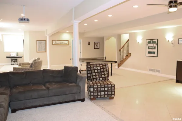 $799,900 | 6800 Stonecrest Court, Peoria, IL 61615