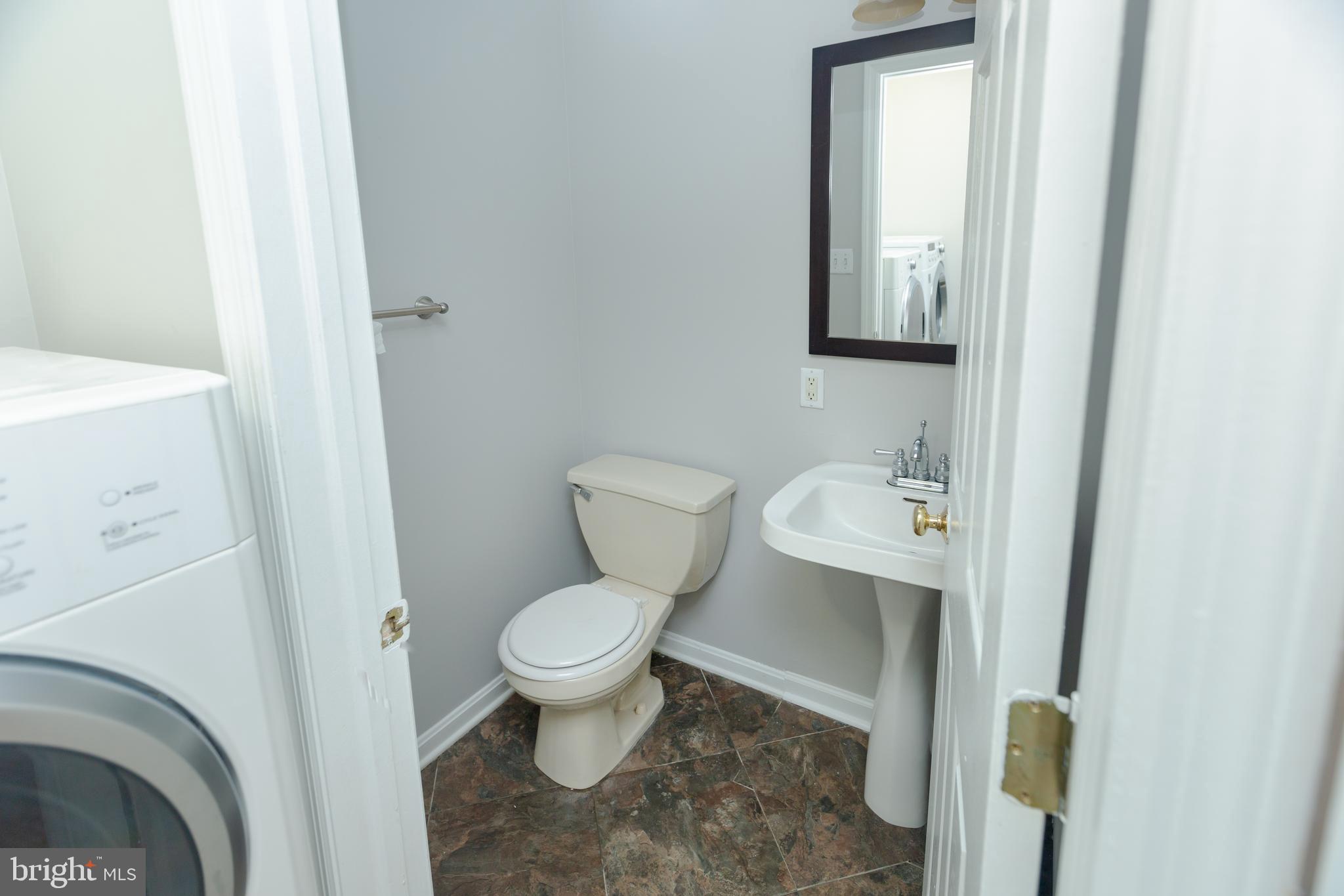 39 Tupelo Street Lititz, PA 17543 - Photo 13 of 27 Powder Room