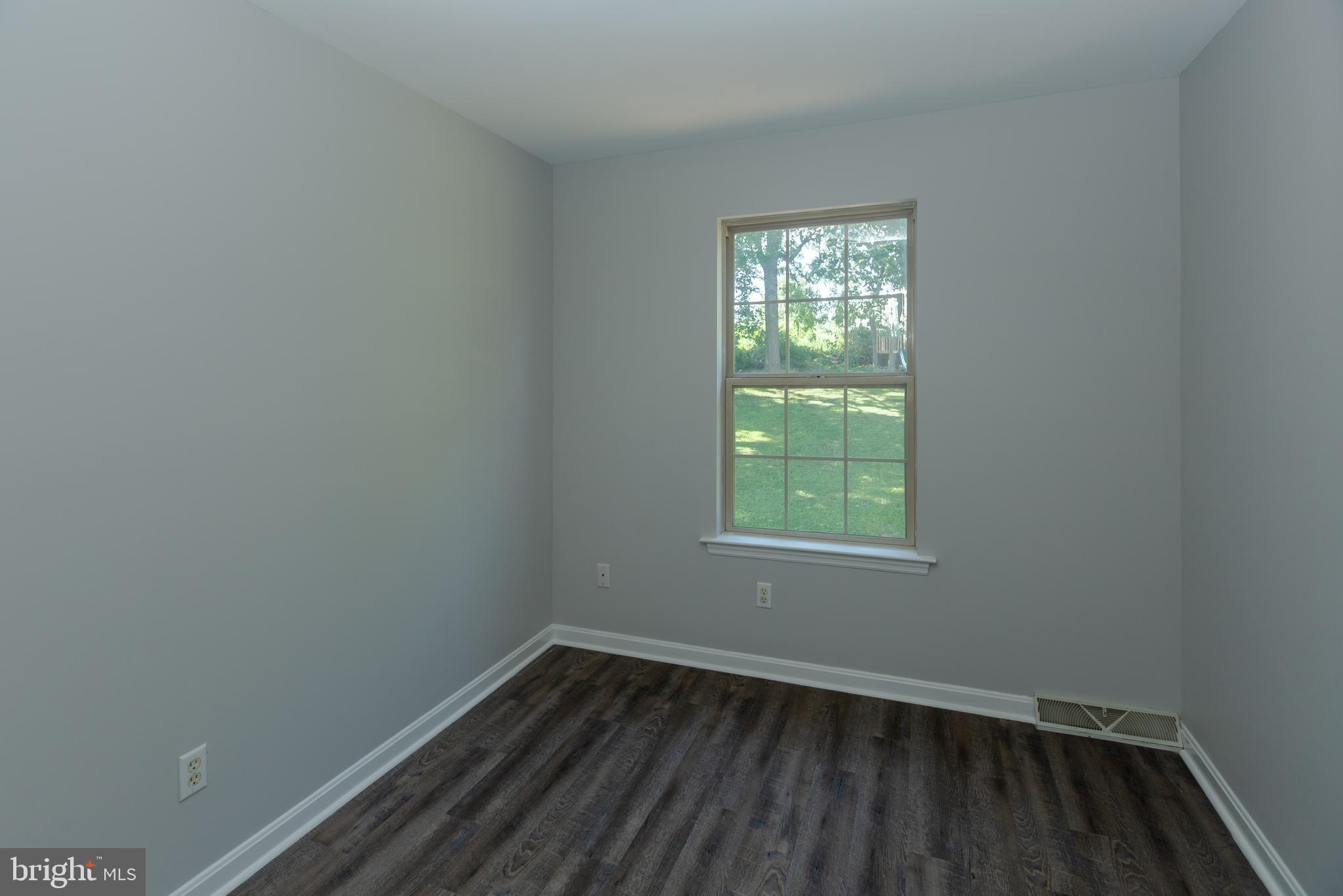 39 Tupelo Street Lititz, PA 17543 - Photo 23 of 27 Bedroom 3