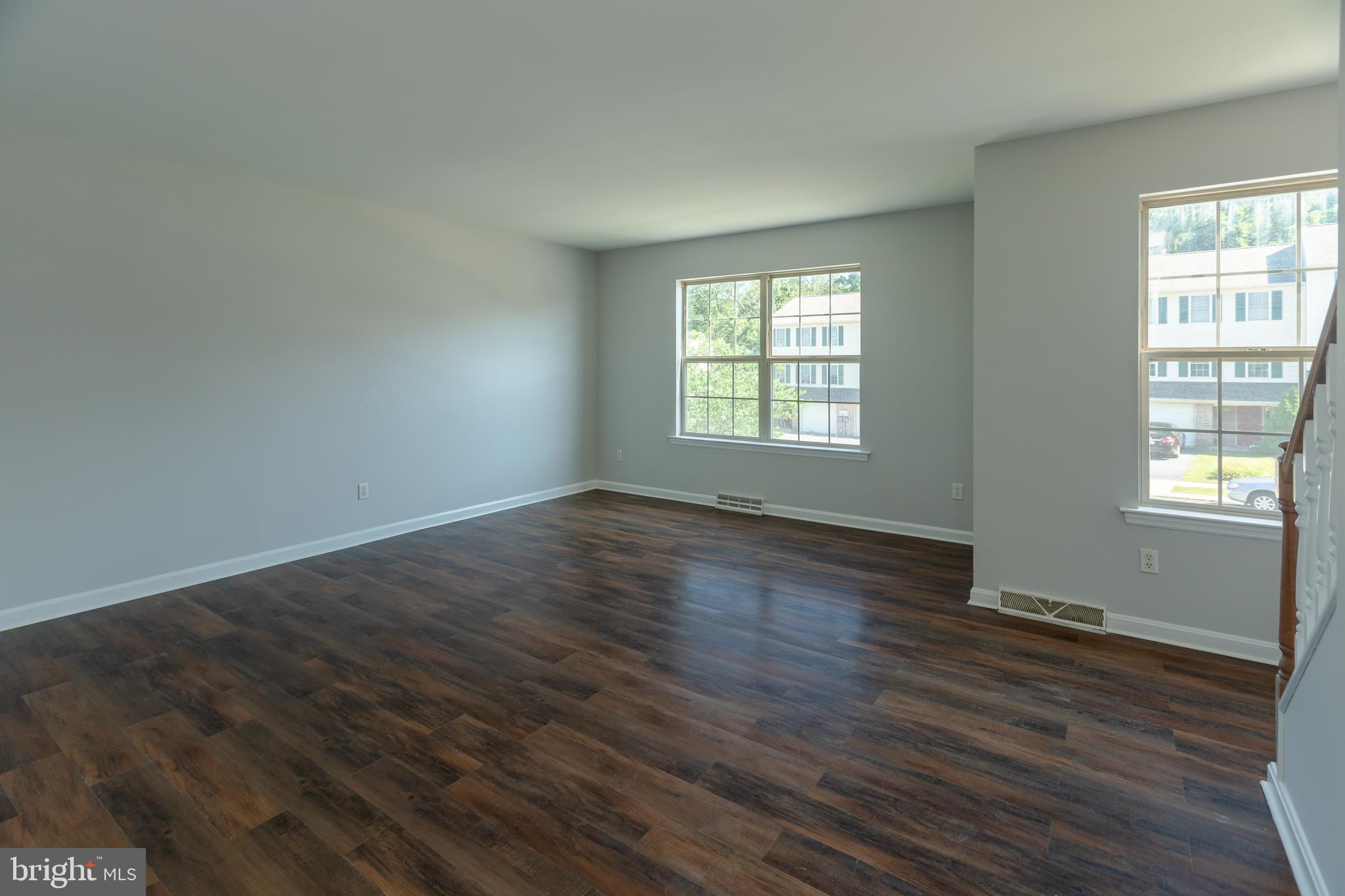 39 Tupelo Street Lititz, PA 17543 - Photo 4 of 27 Living Room
