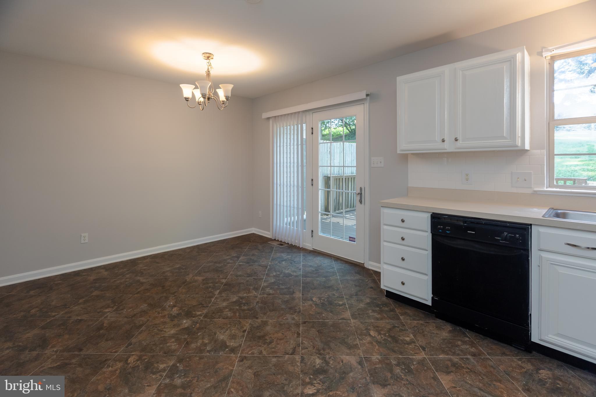 39 Tupelo Street Lititz, PA 17543 - Photo 7 of 27 Dining Area