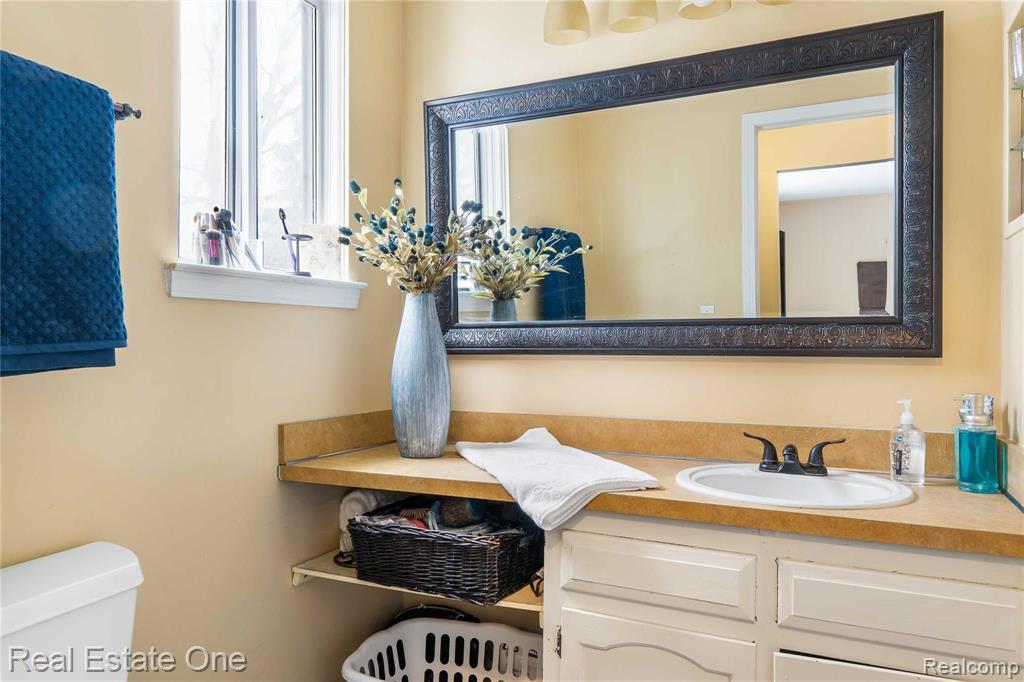 2470 Rancroft Beat Rochester Hills, MI 48306 - Photo 12 of 29