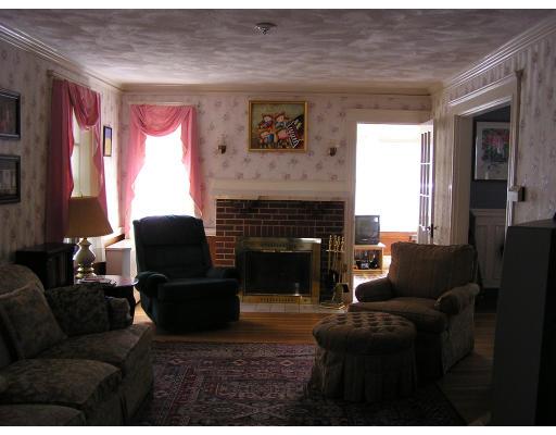 32 Whitney Road Medford, MA 02155 - Photo 3 of 28 Gallery Image 3