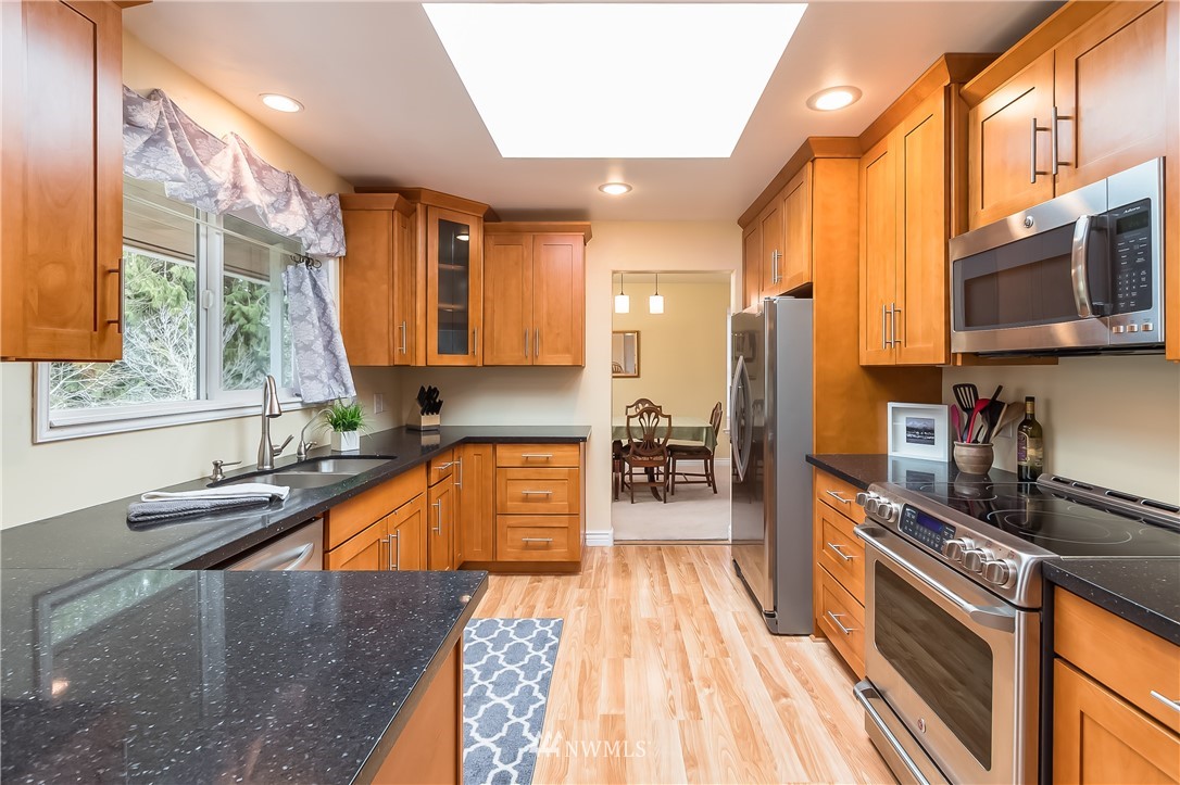 1020 McLeod Road Bellingham, WA 98226 - Photo 8 of 25 Gallery Image 8