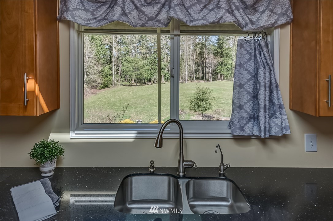 1020 McLeod Road Bellingham, WA 98226 - Photo 9 of 25 Gallery Image 9