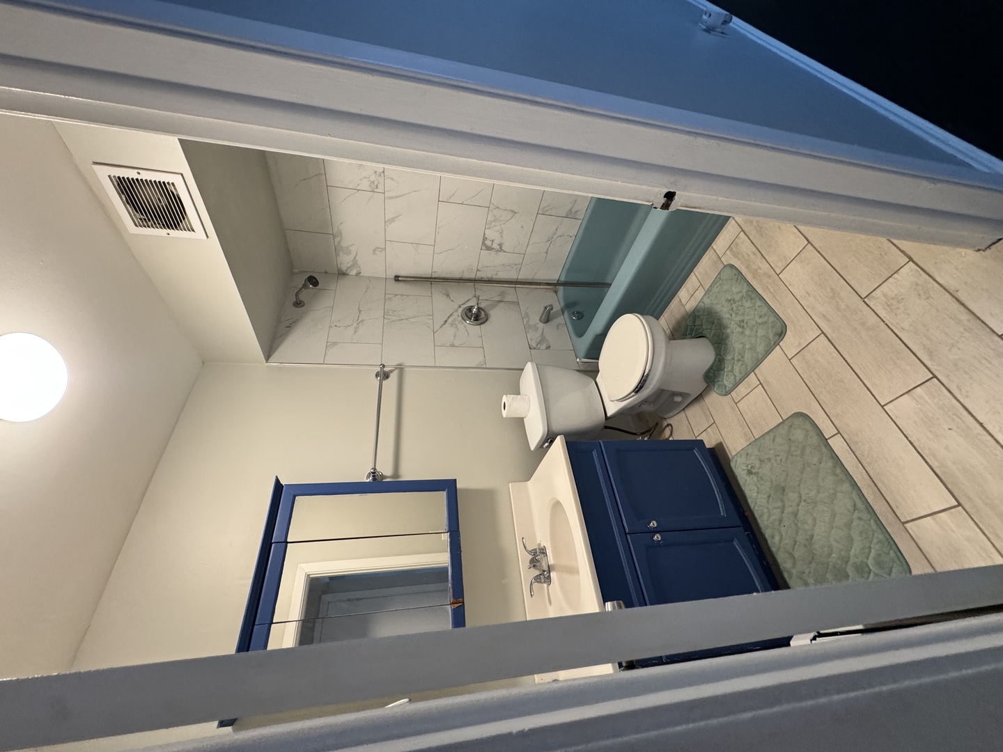 6235 North Mozart Street, Unit 4 Chicago, IL 60659 - Photo 5 of 8