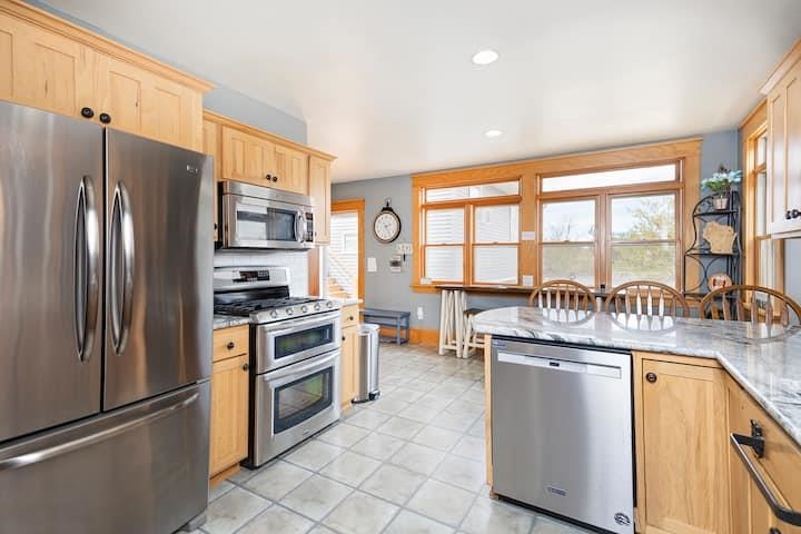 531 East Milwaukee Fort Fort Atkinson, WI 53538 - Photo 9 of 32