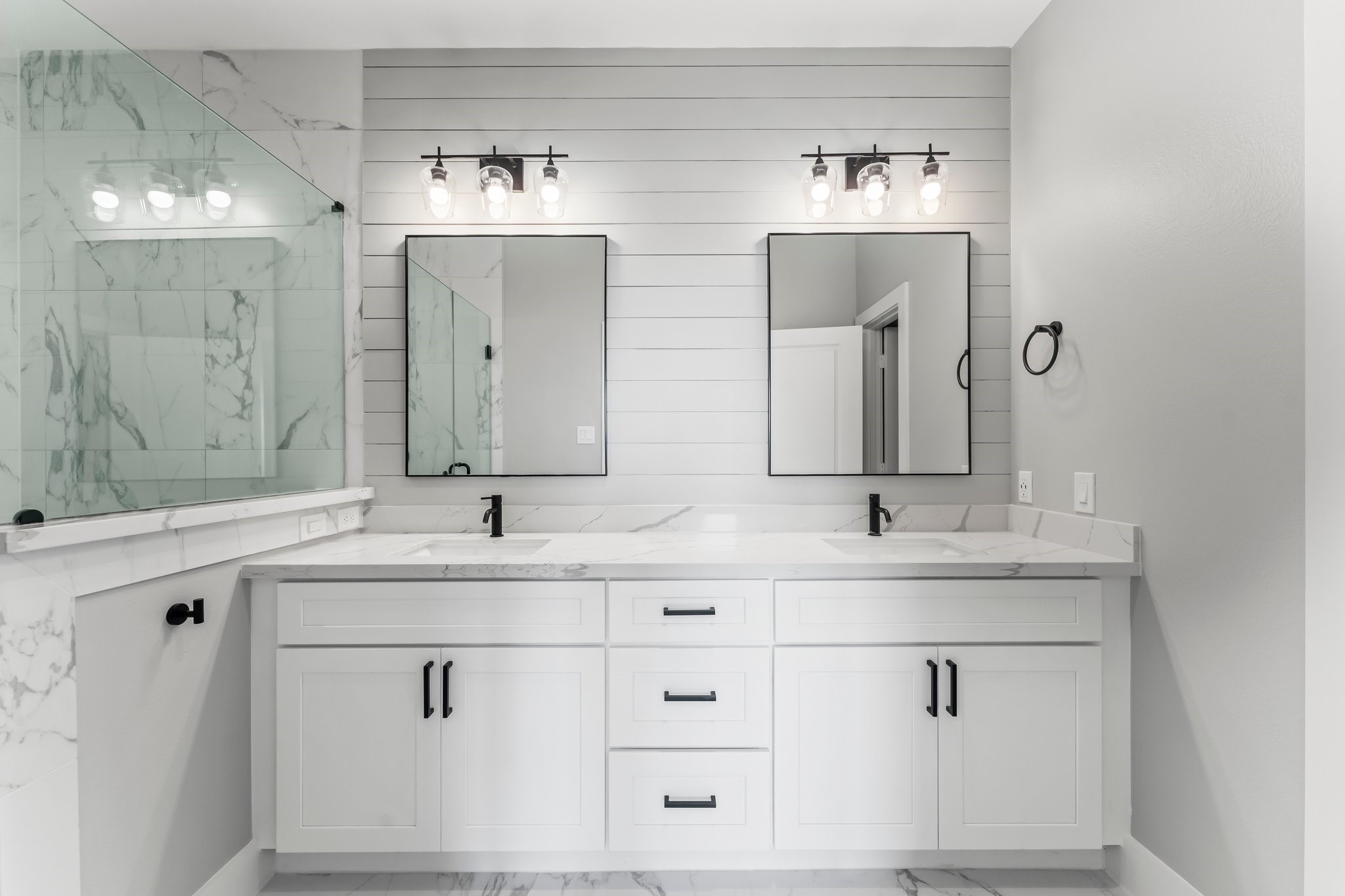 1602 Chestnut Street Houston, TX 77009 - Photo 35 of 49 a bathroom with double sink and a mirror