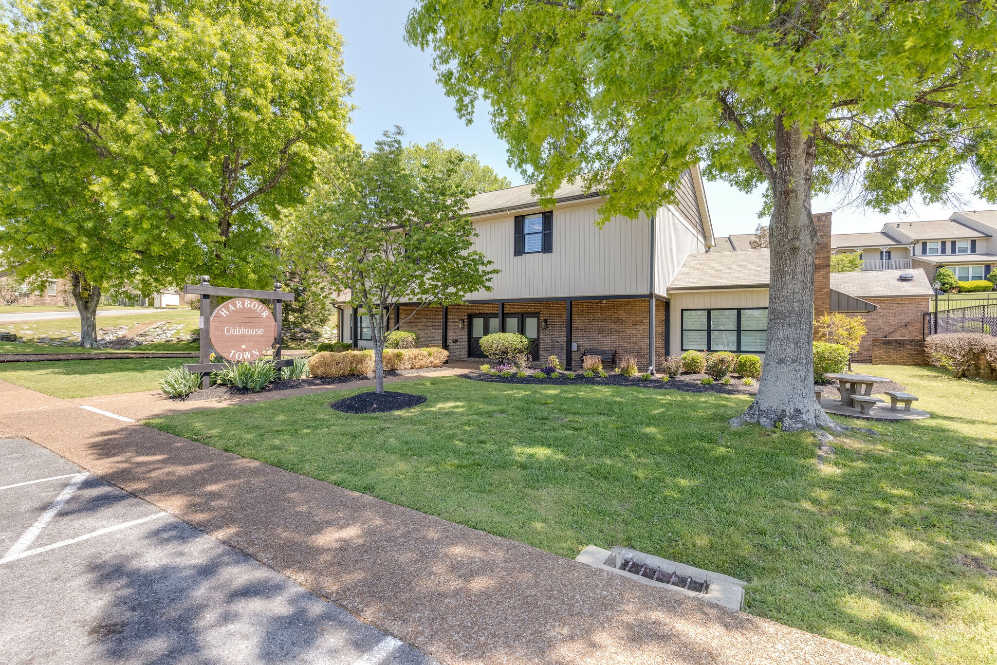 4001 Anderson Road, Unit J17 Nashville, TN 37217 - Photo 29 of 34 Gallery Image 29