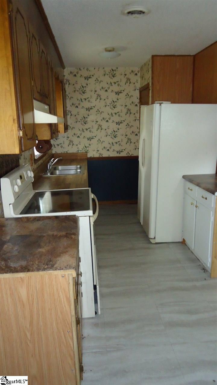222 Wingo Road Wellford, SC 29385 - Photo 7 of 21 Gallery Image 7