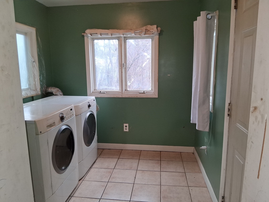 17 Langley Street Fall River, MA 02720 - Photo 15 of 31