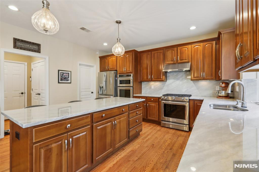 32 Harrison Mount Lake Road Ringwood, NJ 07456 - Photo 11 of 40