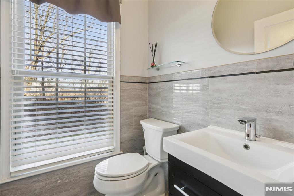 32 Harrison Mount Lake Road Ringwood, NJ 07456 - Photo 17 of 40