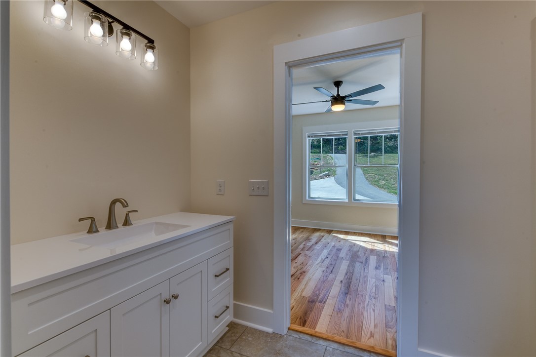 401 Long View Ridge Lane Seneca, SC 29672 - Photo 21 of 48 Upstairs Bathroom