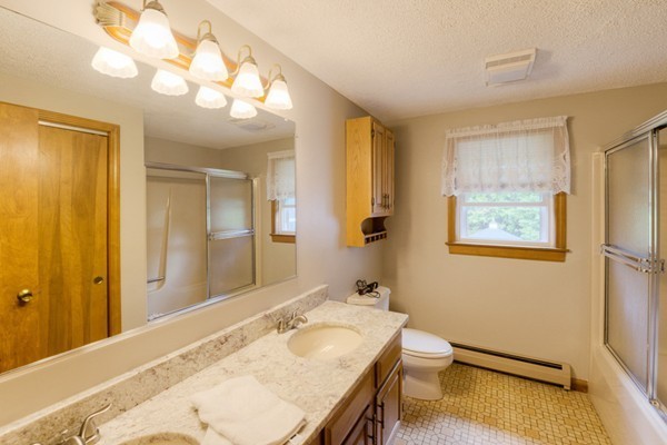 35 Bonnybrook Road Worcester, MA 01606 - Photo 16 of 29 Gallery Image 16