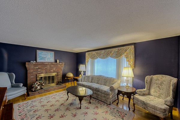 35 Bonnybrook Road Worcester, MA 01606 - Photo 5 of 29 Gallery Image 5