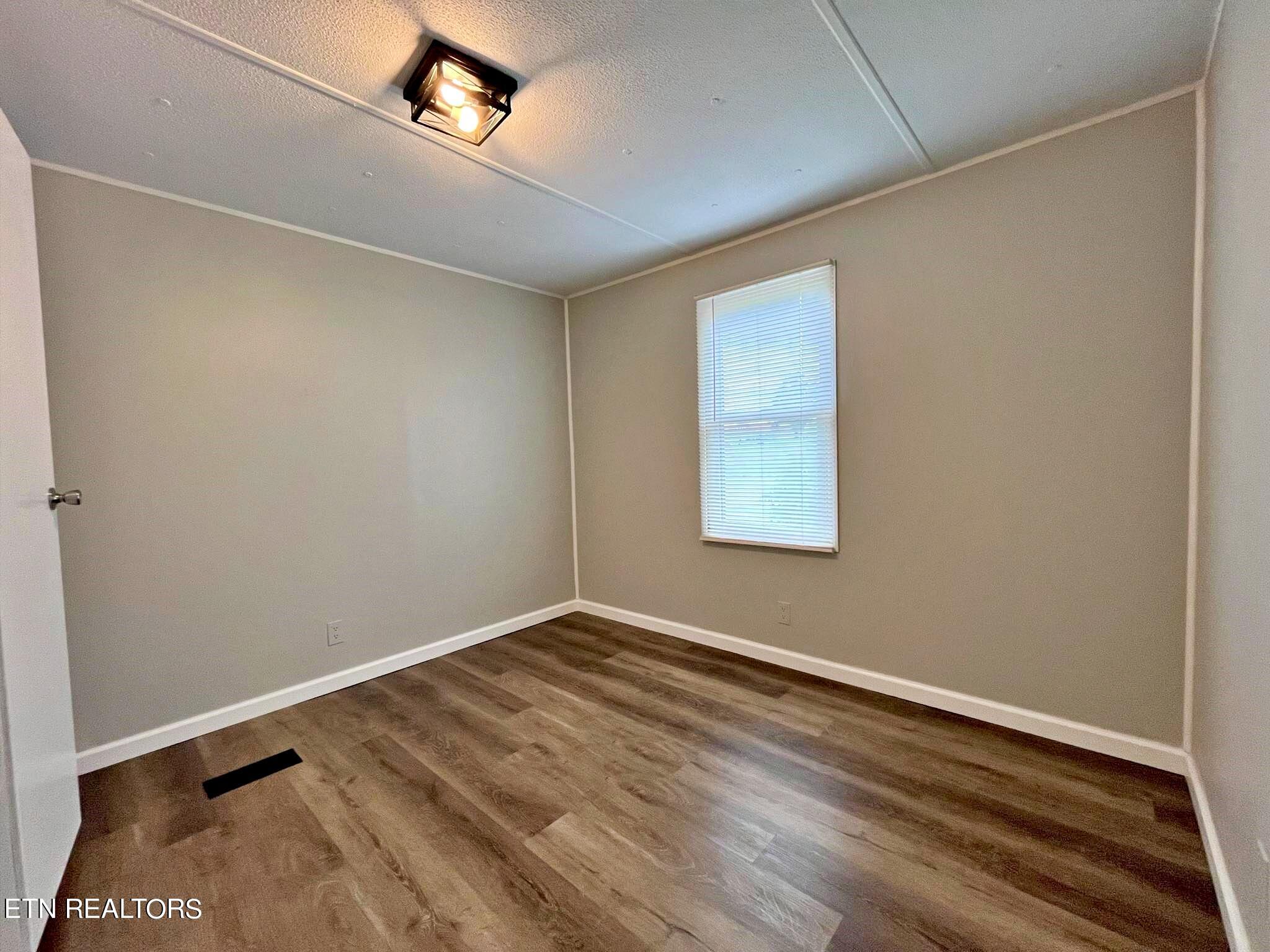 150 Creek Street Decatur, TN 37322 - Photo 28 of 33 49b128cc-3ef1-4142-b402-f8c606d09a4d