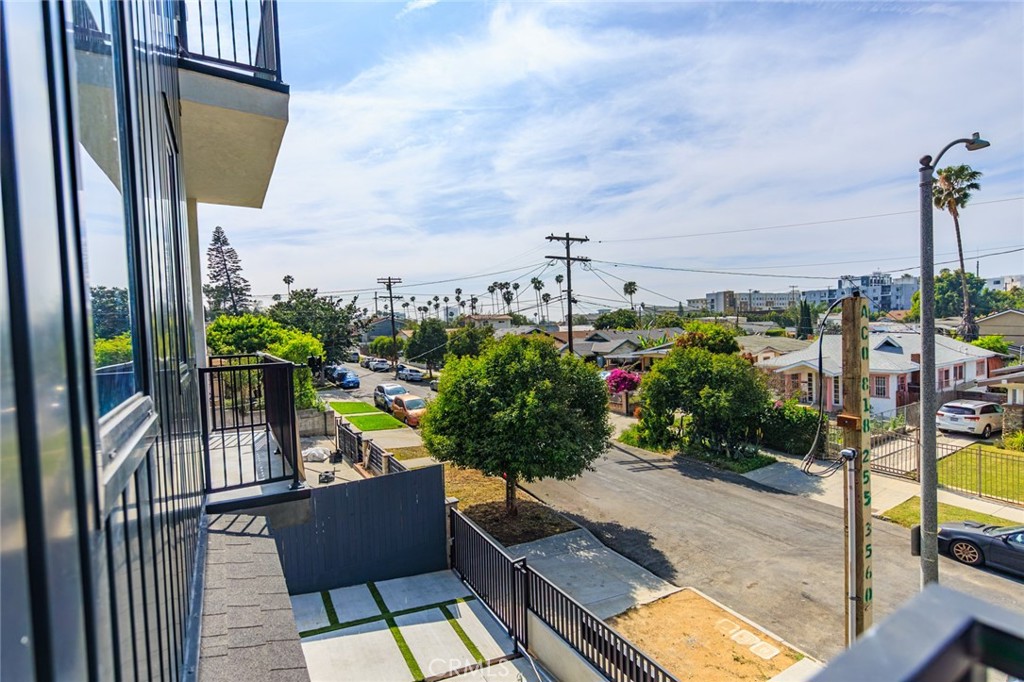 334 North Reno Street, Unit 1/2 Los Angeles, CA 90026 - Photo 19 of 43