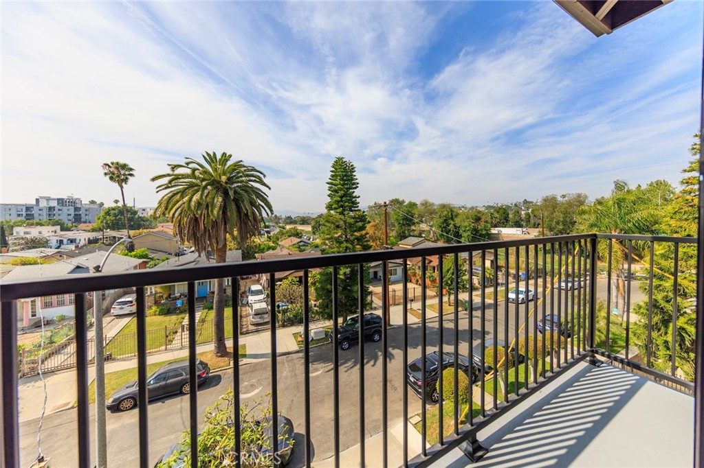 334 North Reno Street, Unit 1/2 Los Angeles, CA 90026 - Photo 22 of 43