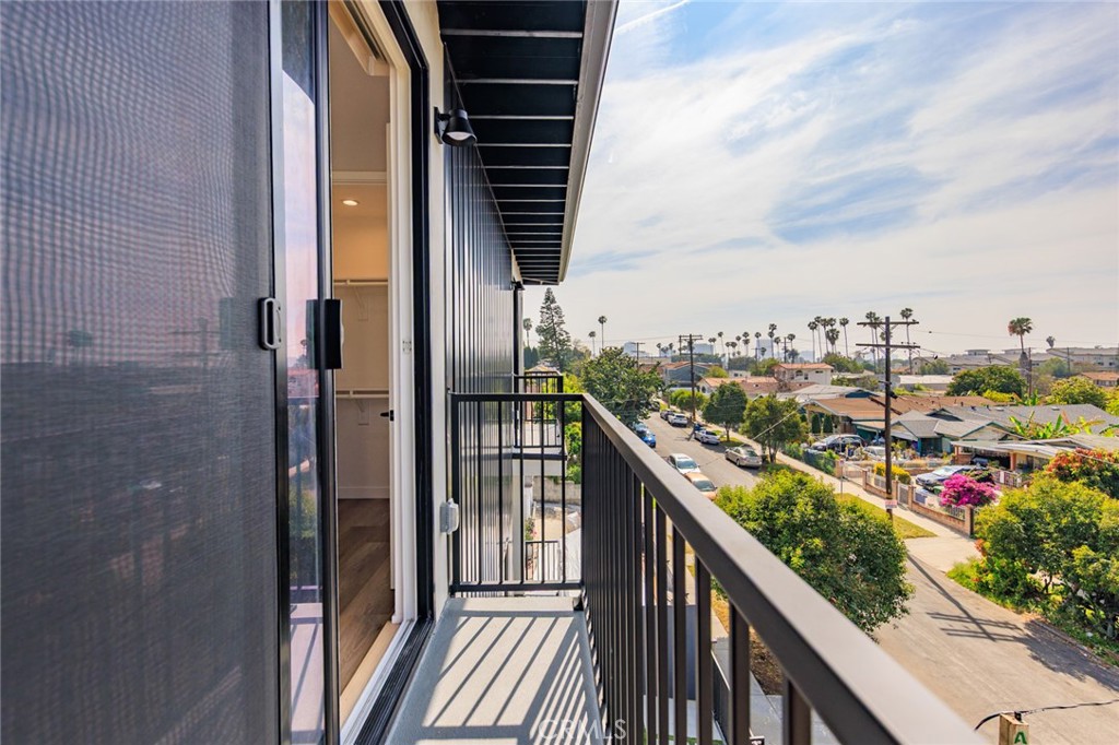 334 North Reno Street, Unit 1/2 Los Angeles, CA 90026 - Photo 23 of 43